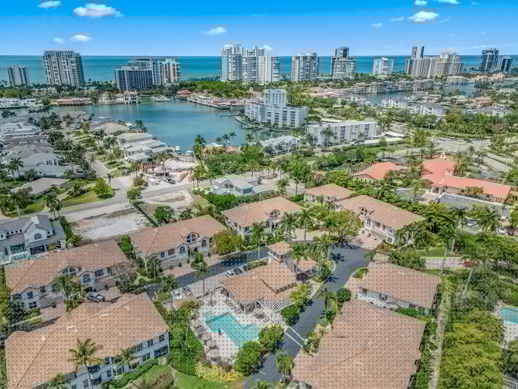 265 Colonade Cir, Naples, FL 34103-33