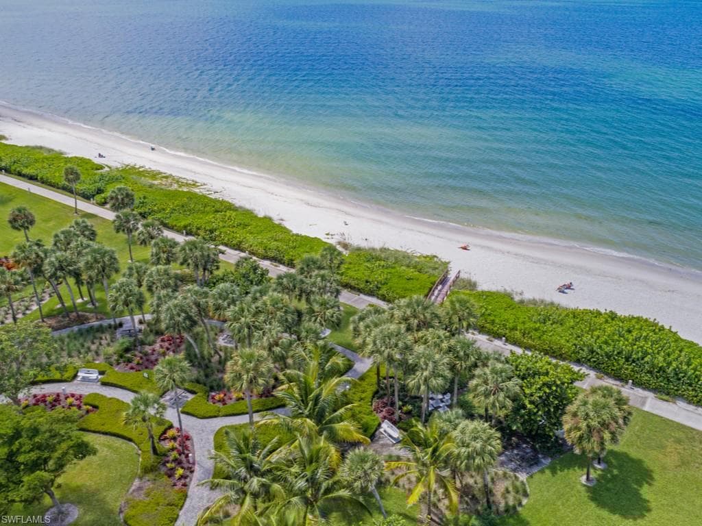 265 Colonade Cir, Naples, FL 34103-38