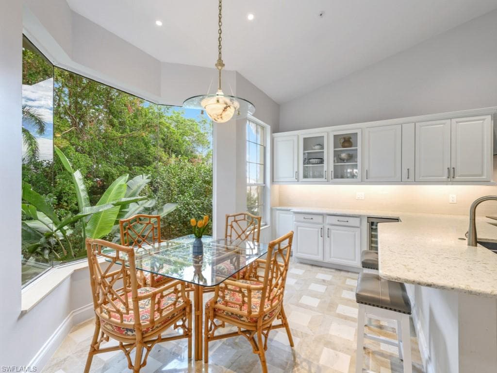 265 Colonade Cir, Naples, FL 34103-3