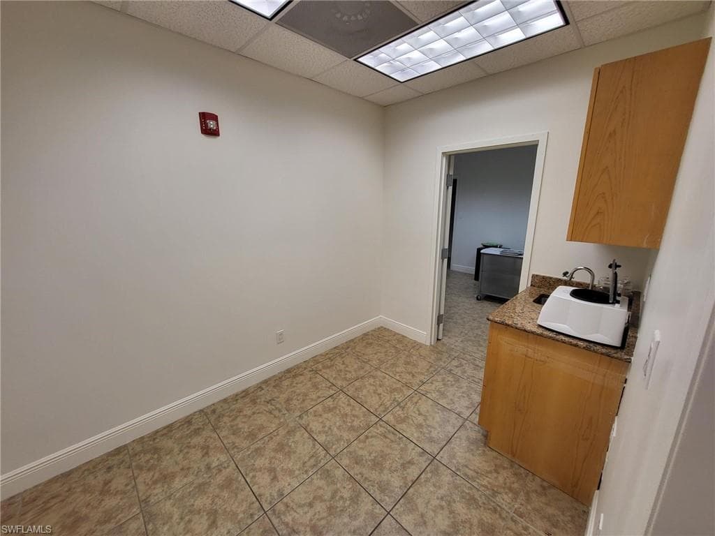 681 Goodlette-frank Rd N 140, Naples, FL 34102-7