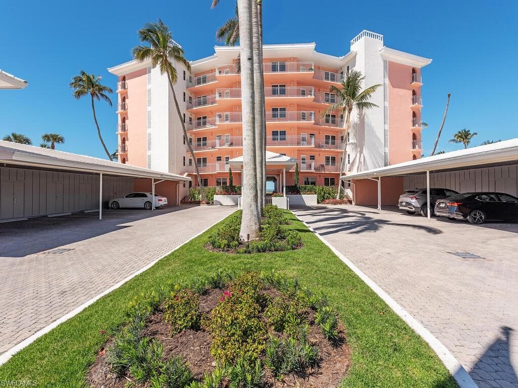 2401 Gulf Shore Blvd N Villa 6, Naples, FL 34103-17