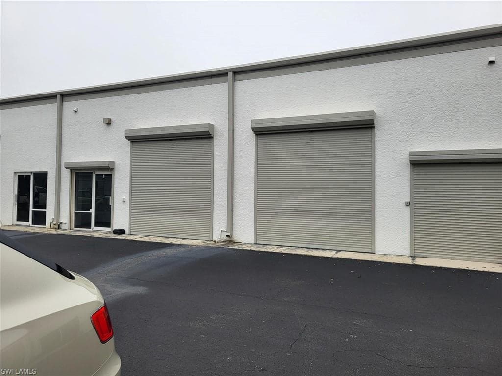 5567 Taylor Rd 8, Naples, FL 34109-1