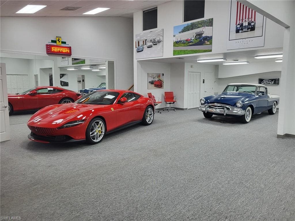 5567 Taylor Rd 8, Naples, FL 34109-2