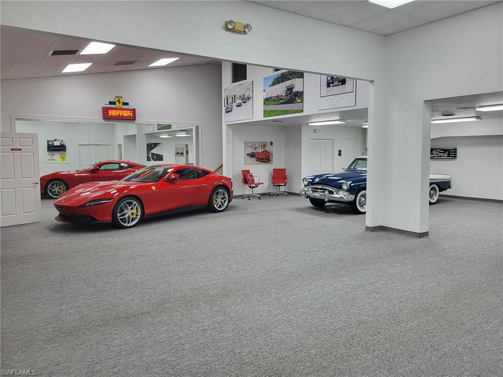 5567 Taylor Rd 8, Naples, FL 34109-6