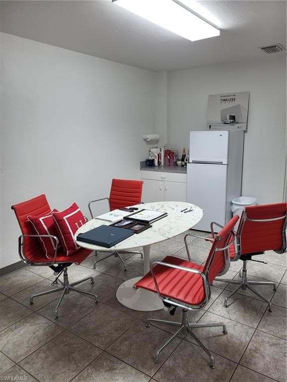 5567 Taylor Rd 8, Naples, FL 34109-7