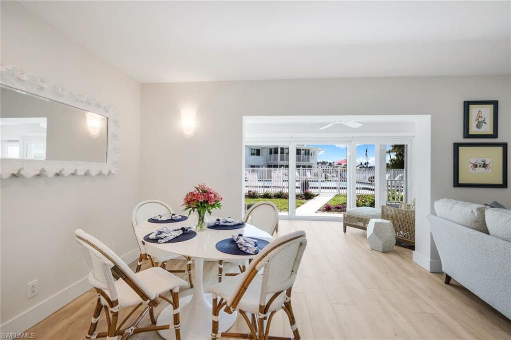 350 Harbour Dr 350, Naples, FL 34103-15