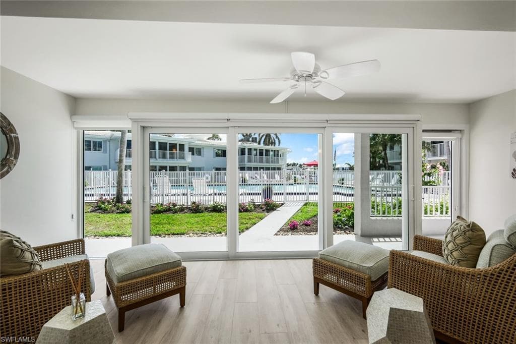 350 Harbour Dr 350, Naples, FL 34103-17