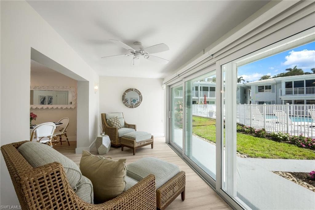 350 Harbour Dr 350, Naples, FL 34103-20