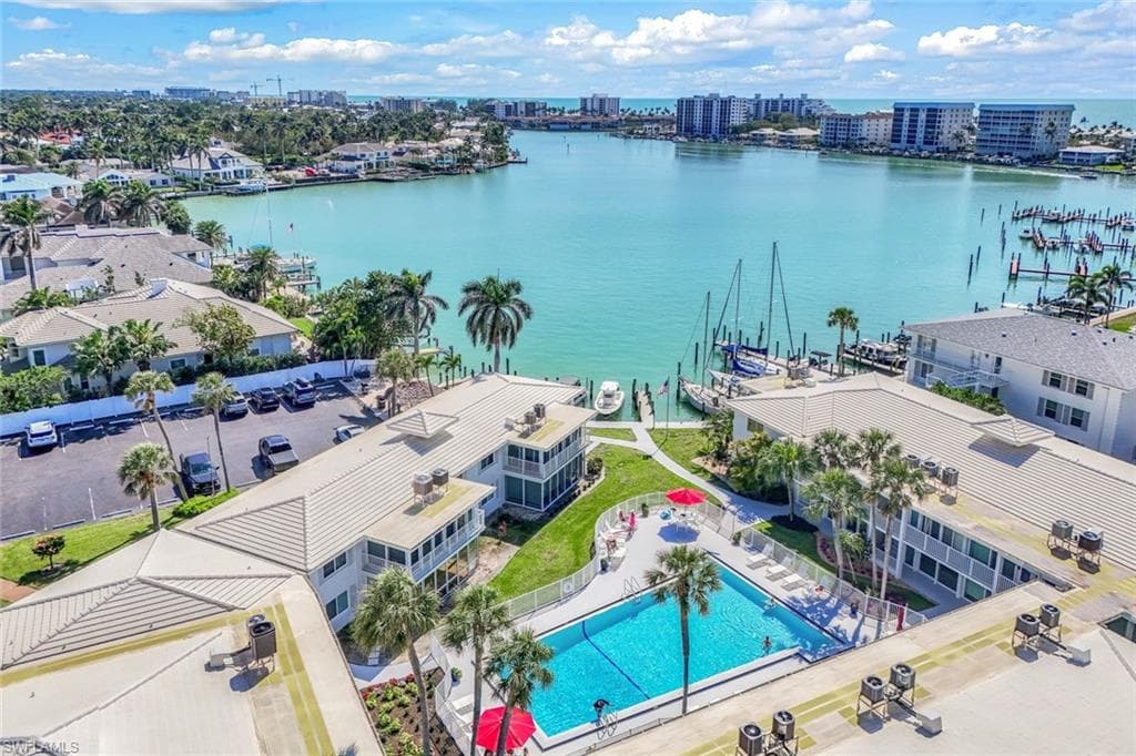 350 Harbour Dr 350, Naples, FL 34103-31