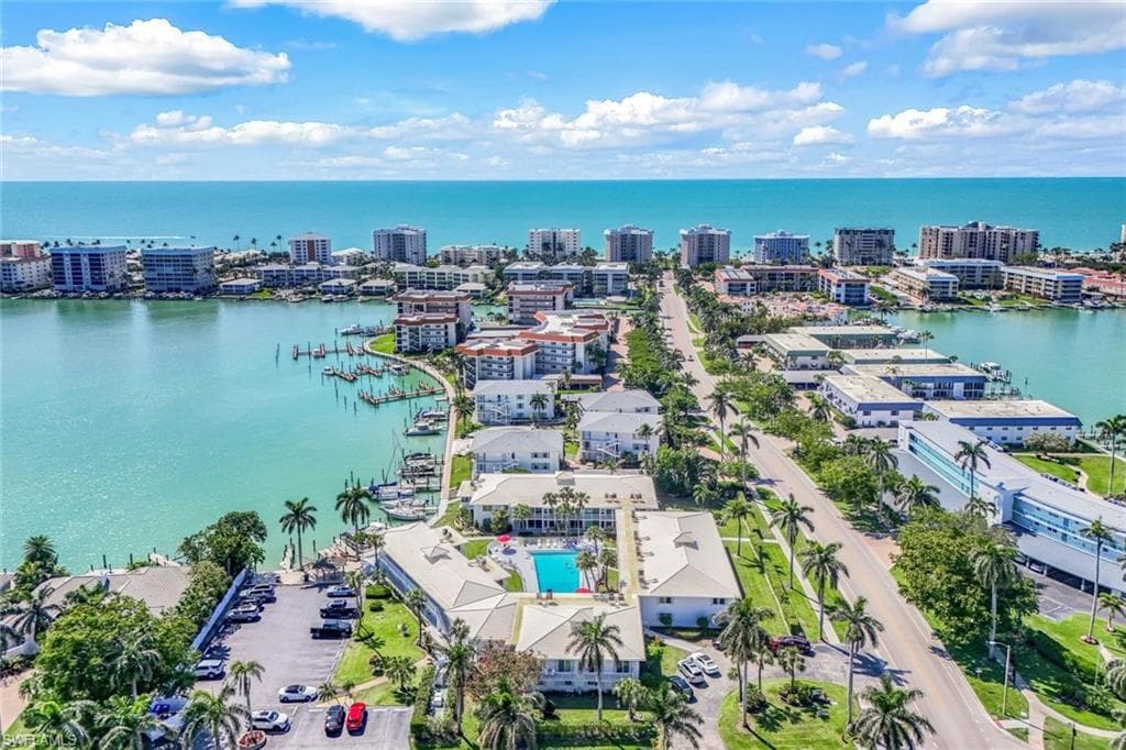 350 Harbour Dr 350, Naples, FL 34103-35