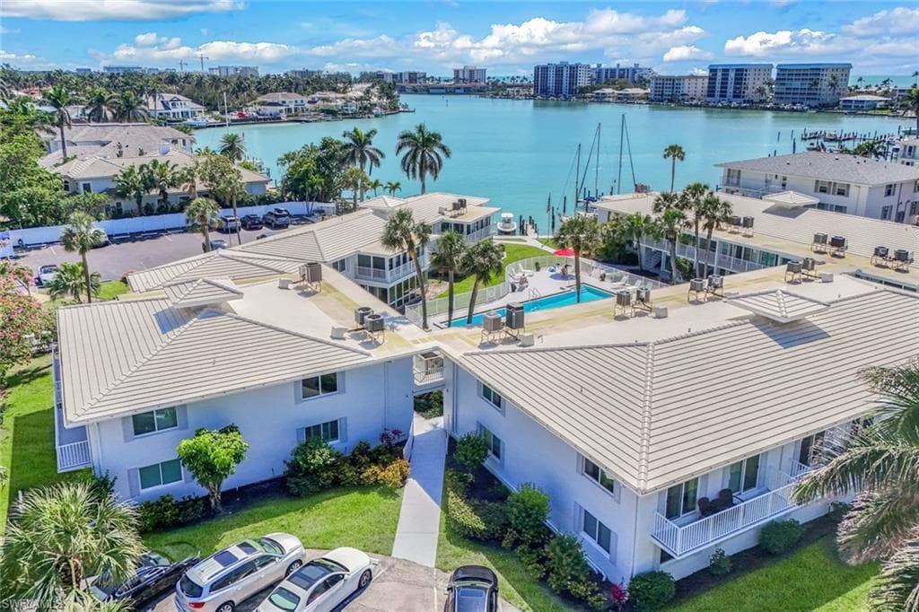 350 Harbour Dr 350, Naples, FL 34103-36