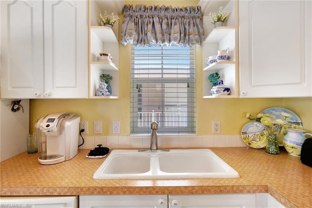 2116 Crystal Lake Dr, Naples, FL 34120-13