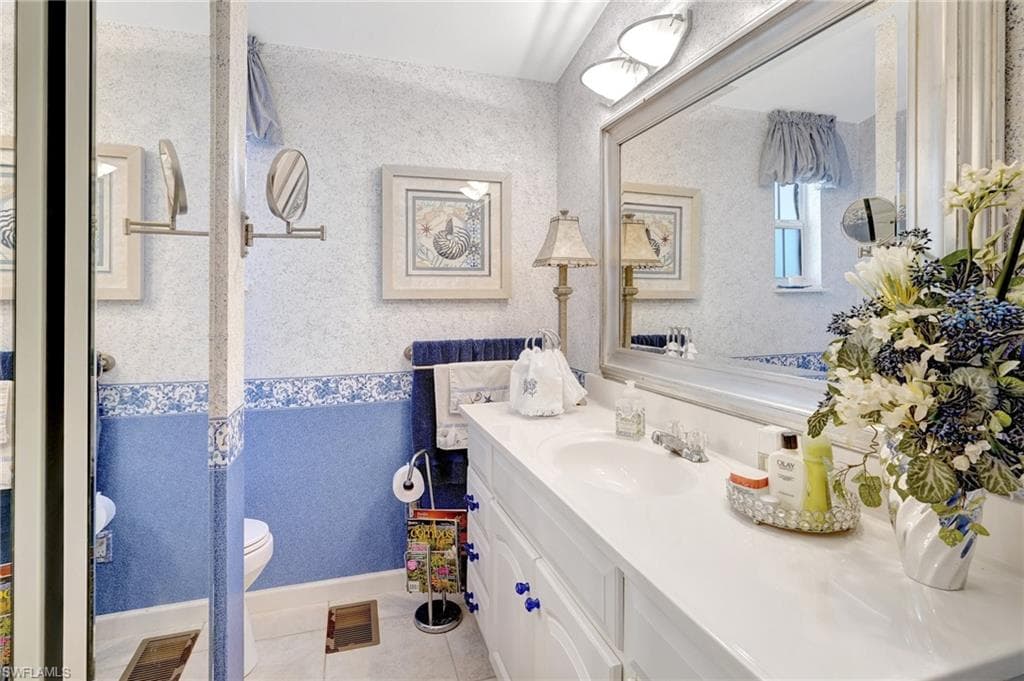 2116 Crystal Lake Dr, Naples, FL 34120-19