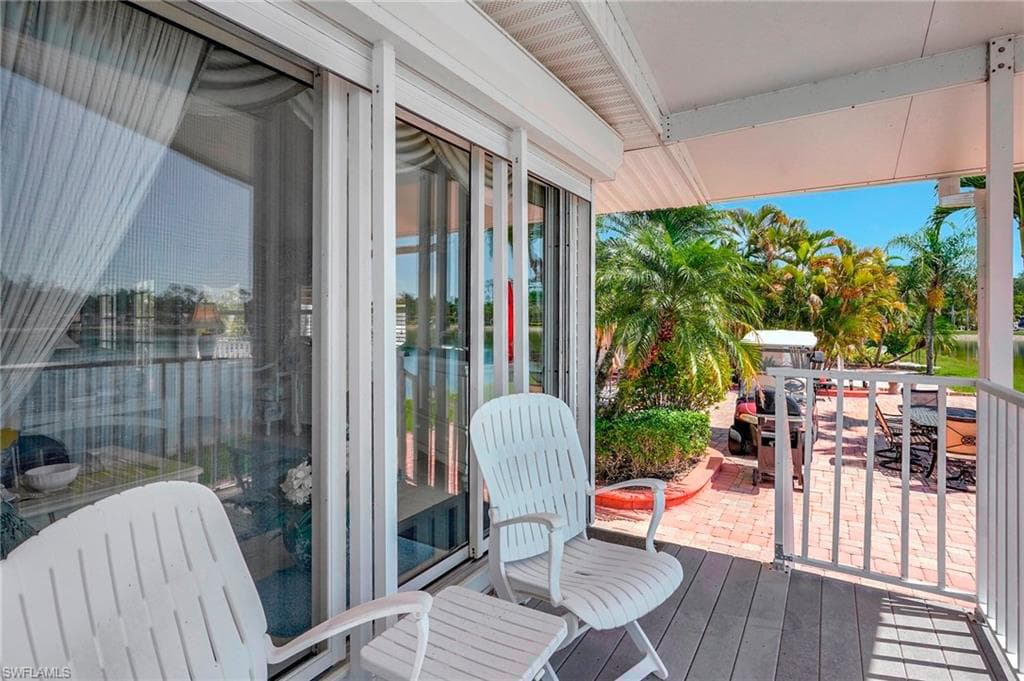 2116 Crystal Lake Dr, Naples, FL 34120-26