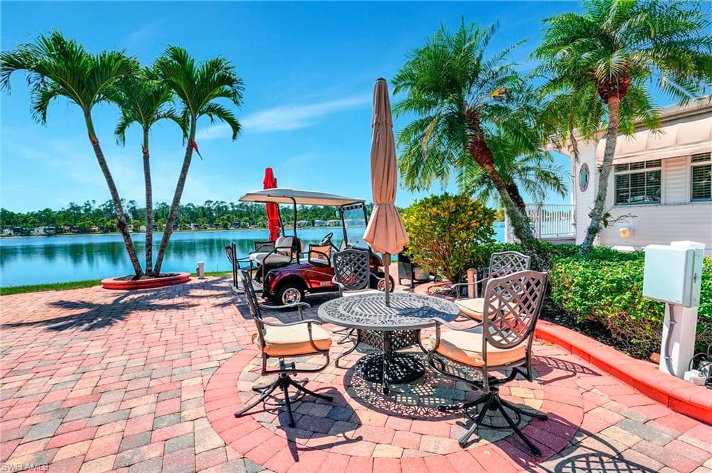 2116 Crystal Lake Dr, Naples, FL 34120-33