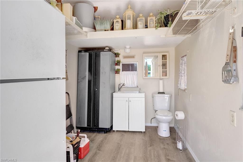 2116 Crystal Lake Dr, Naples, FL 34120-37