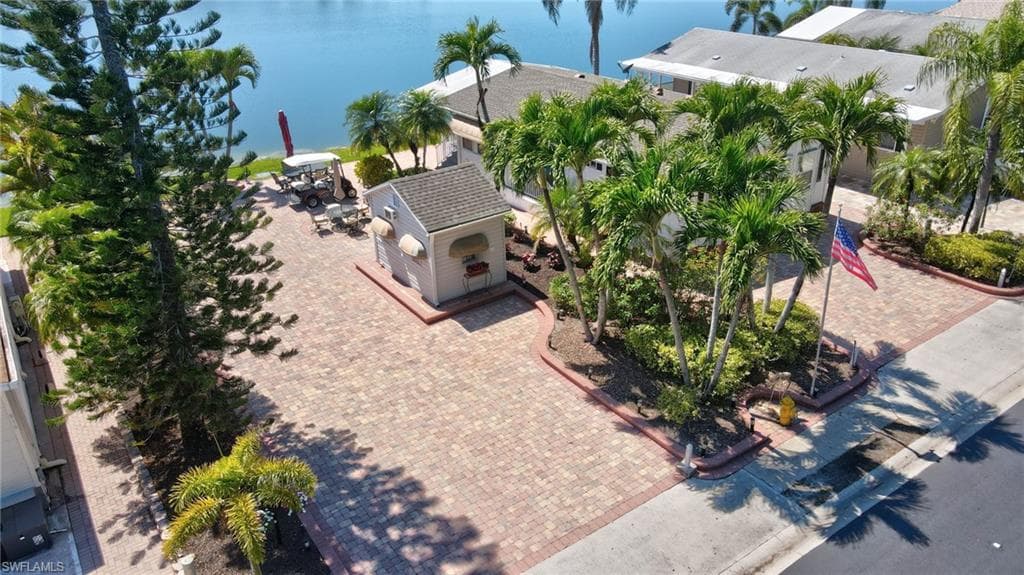 2116 Crystal Lake Dr, Naples, FL 34120-44