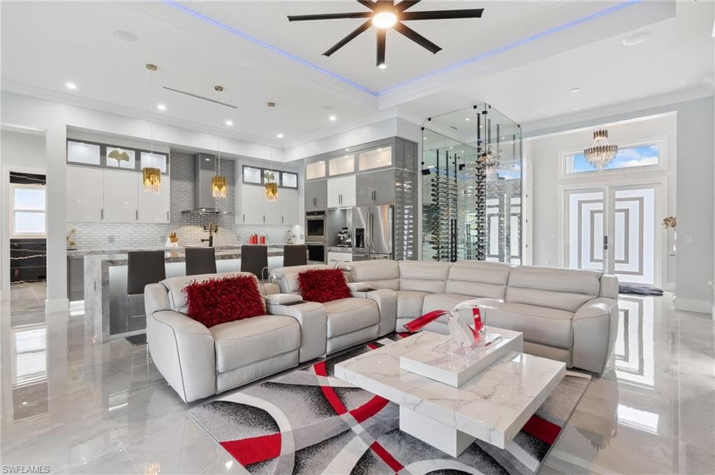 431 16th Ave NE, Naples, FL 34120-15
