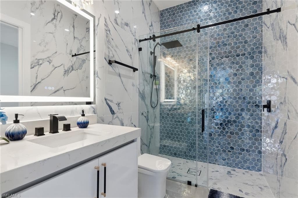 431 16th Ave NE, Naples, FL 34120-34