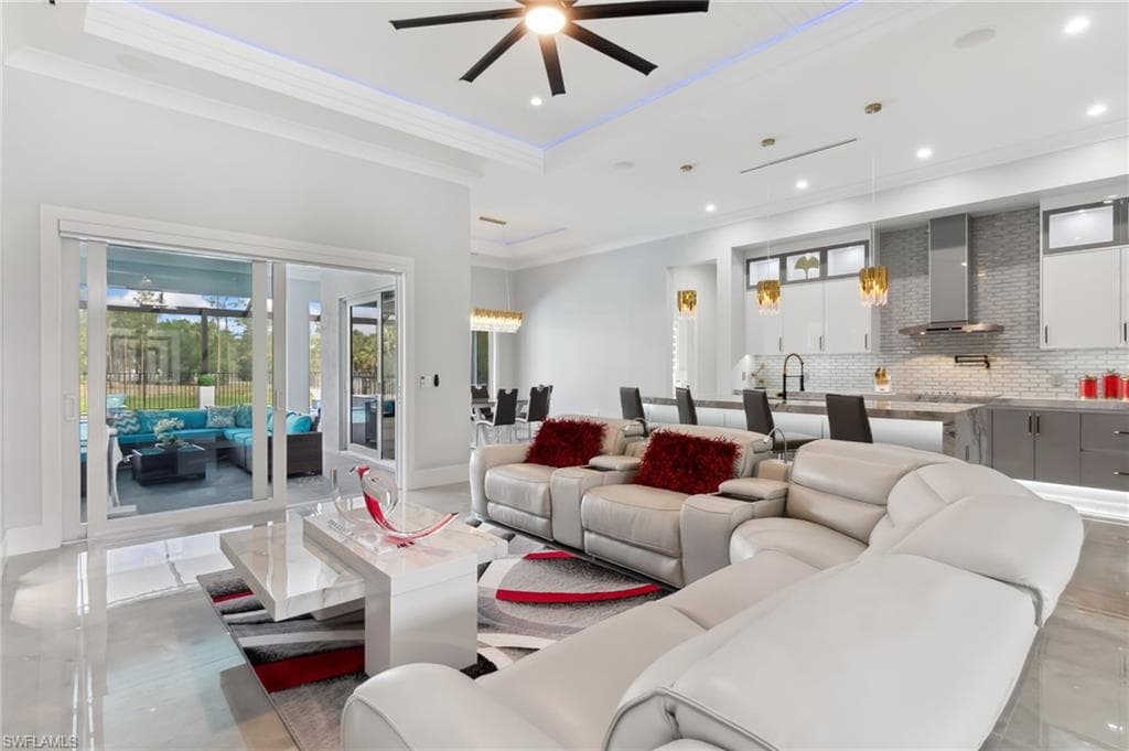 431 16th Ave NE, Naples, FL 34120-37