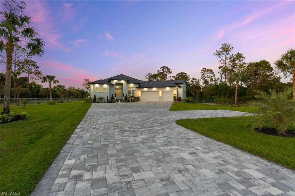 431 16th Ave NE, Naples, FL 34120-4