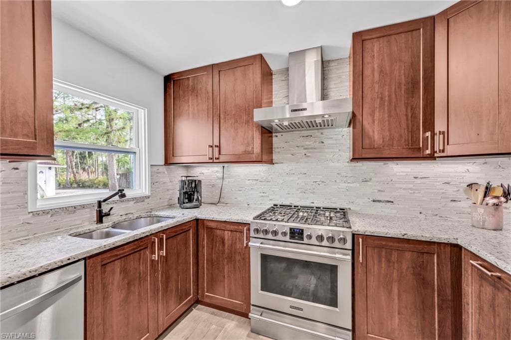 3231 13th Ave SW, Naples, FL 34117-15