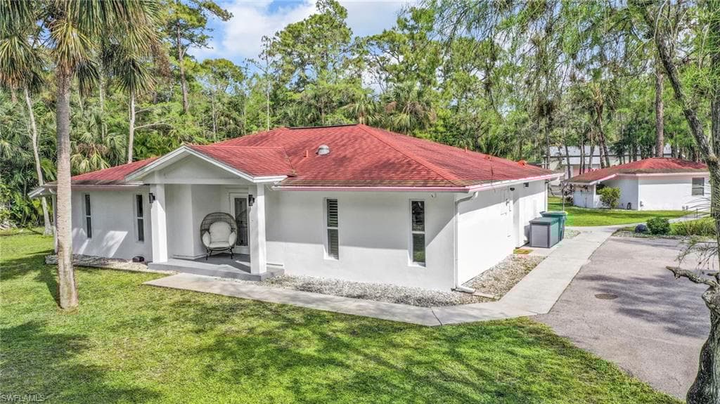 3231 13th Ave SW, Naples, FL 34117-1
