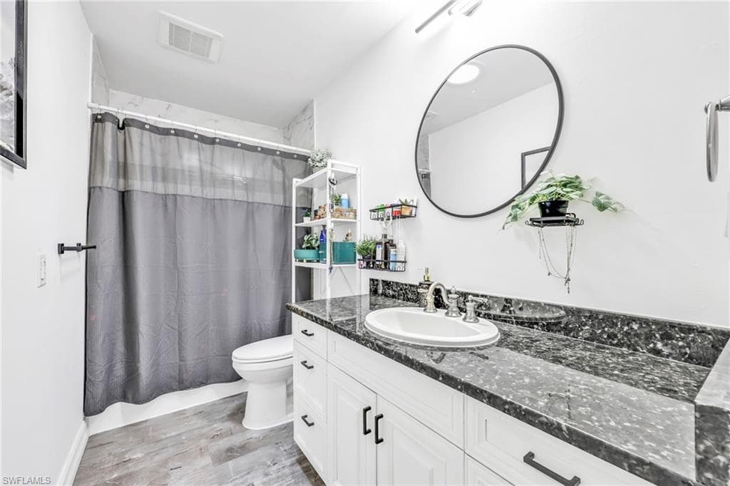 3231 13th Ave SW, Naples, FL 34117-28