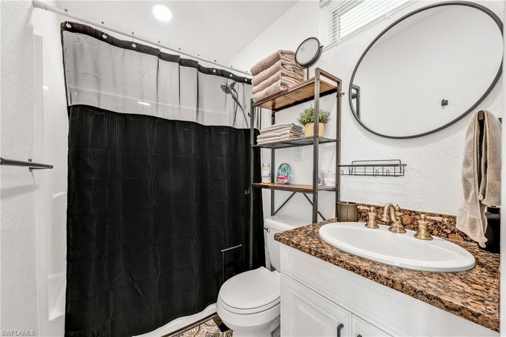 3231 13th Ave SW, Naples, FL 34117-37