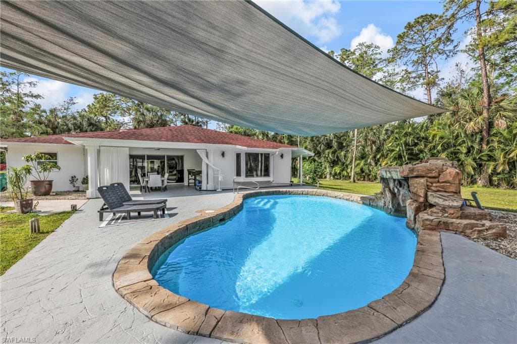 3231 13th Ave SW, Naples, FL 34117-7