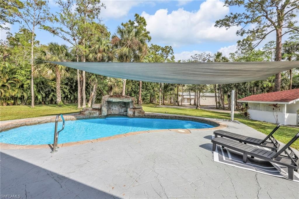 3231 13th Ave SW, Naples, FL 34117-8