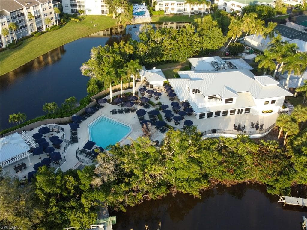 455 Cove Tower Dr 303, Naples, FL 34110-38