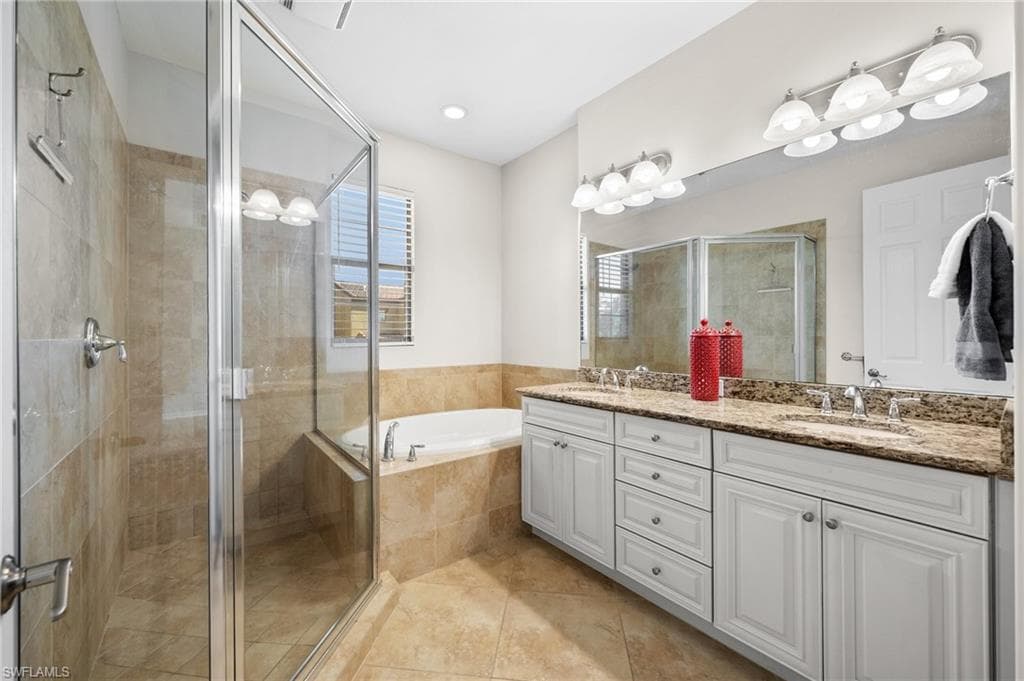 9025 Alturas St 3102, Naples, FL 34113-23