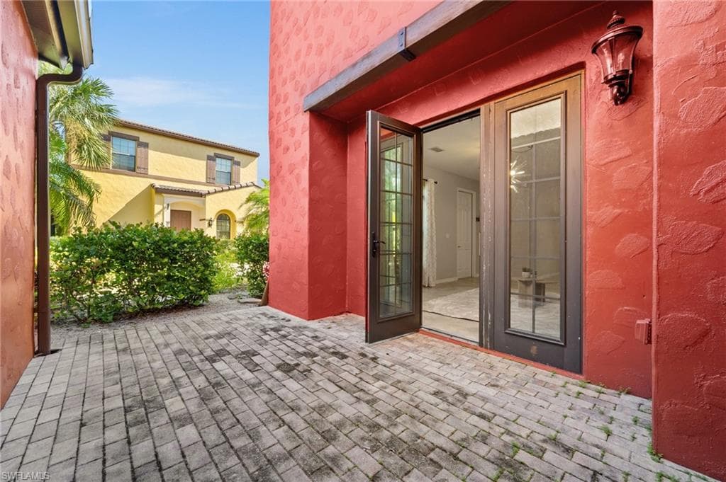 9025 Alturas St 3102, Naples, FL 34113-3