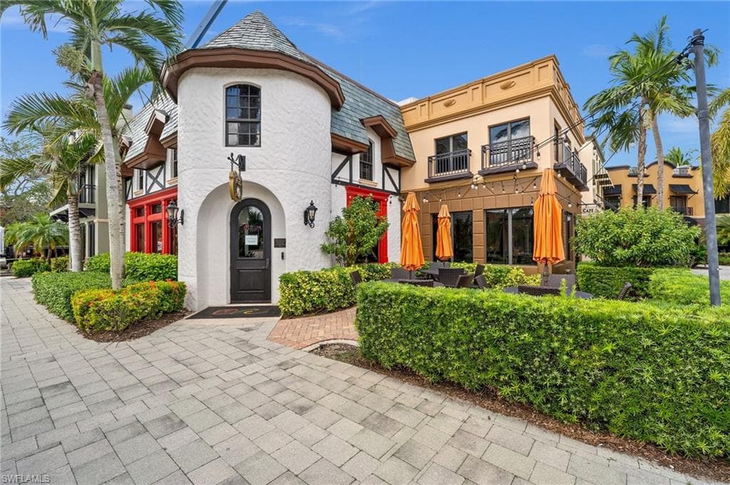 9025 Alturas St 3102, Naples, FL 34113-42