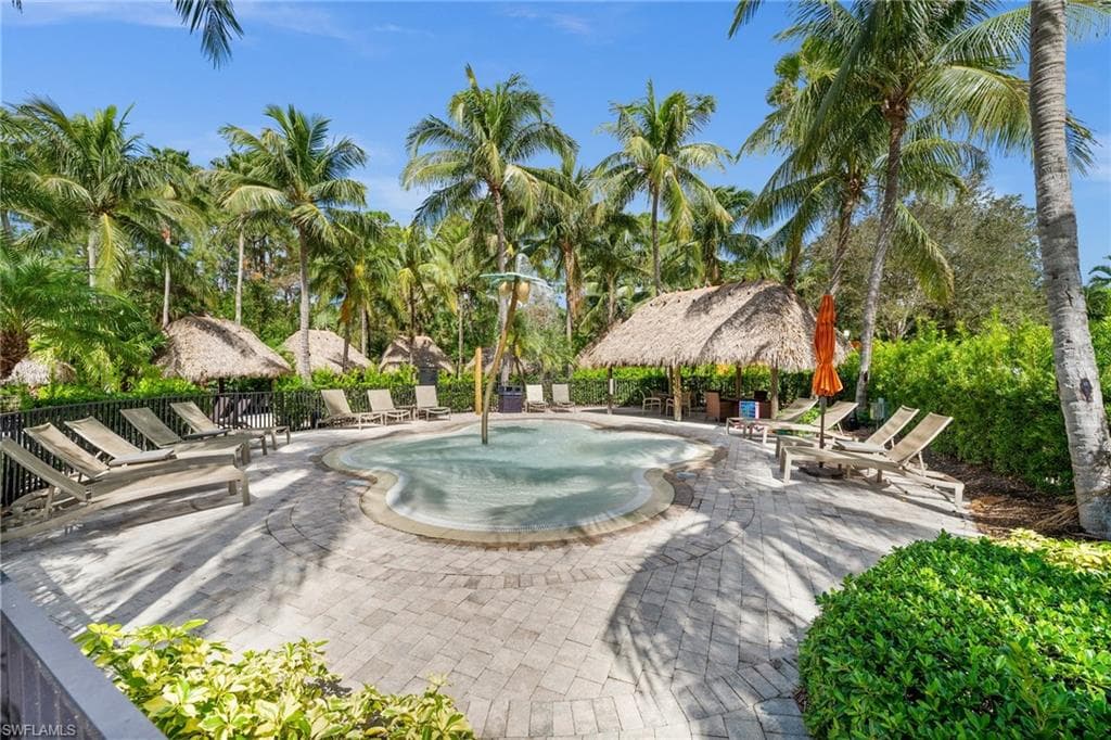 9025 Alturas St 3102, Naples, FL 34113-45