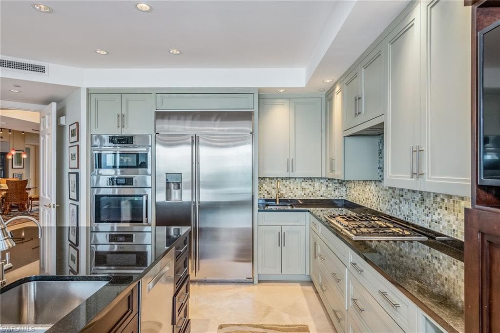8787 Bay Colony Dr Ph 2004, Naples, FL 34108-7