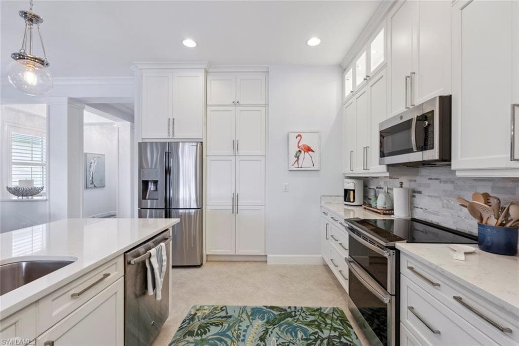 5690 Elbow Ave, Naples, FL 34113-8