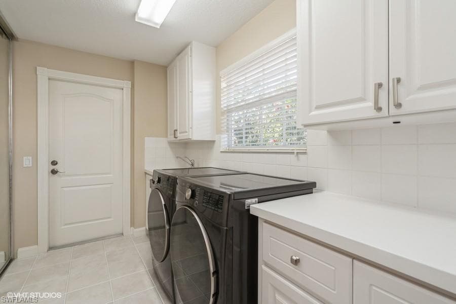 5365 Guadeloupe Way, Naples, FL 34119-11