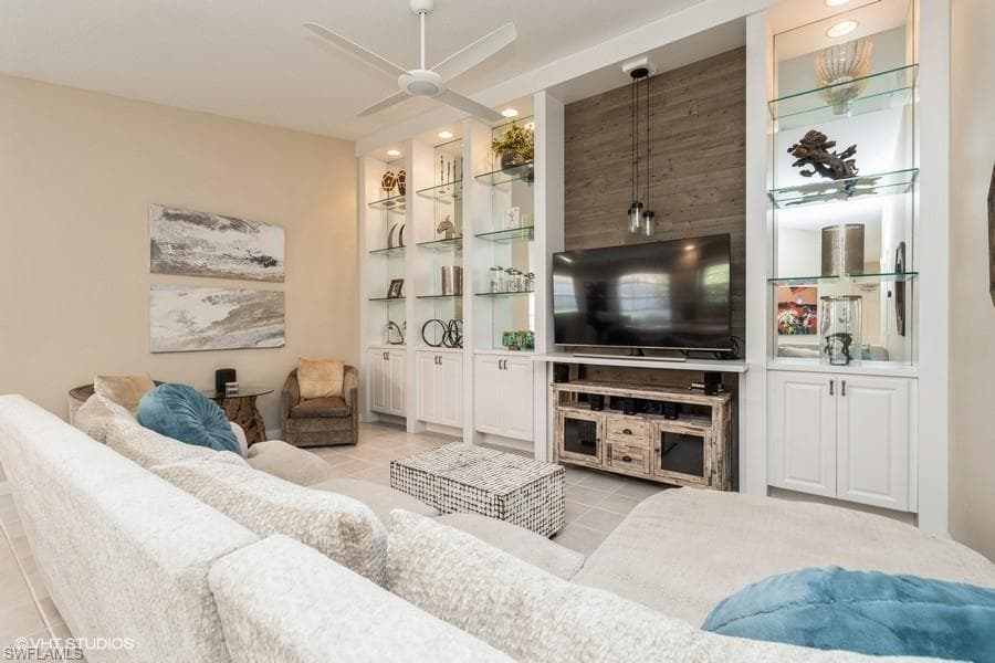 5365 Guadeloupe Way, Naples, FL 34119-12