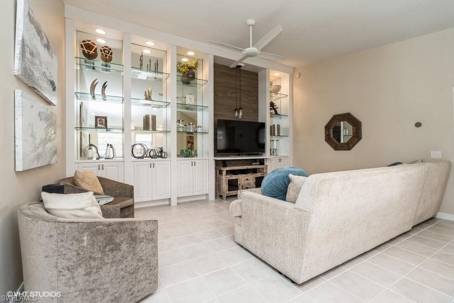 5365 Guadeloupe Way, Naples, FL 34119-14