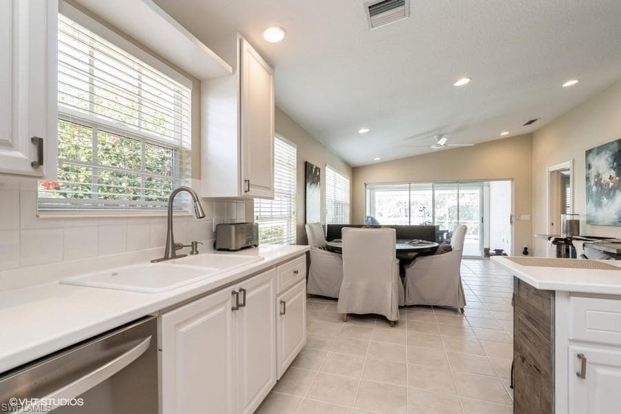 5365 Guadeloupe Way, Naples, FL 34119-8