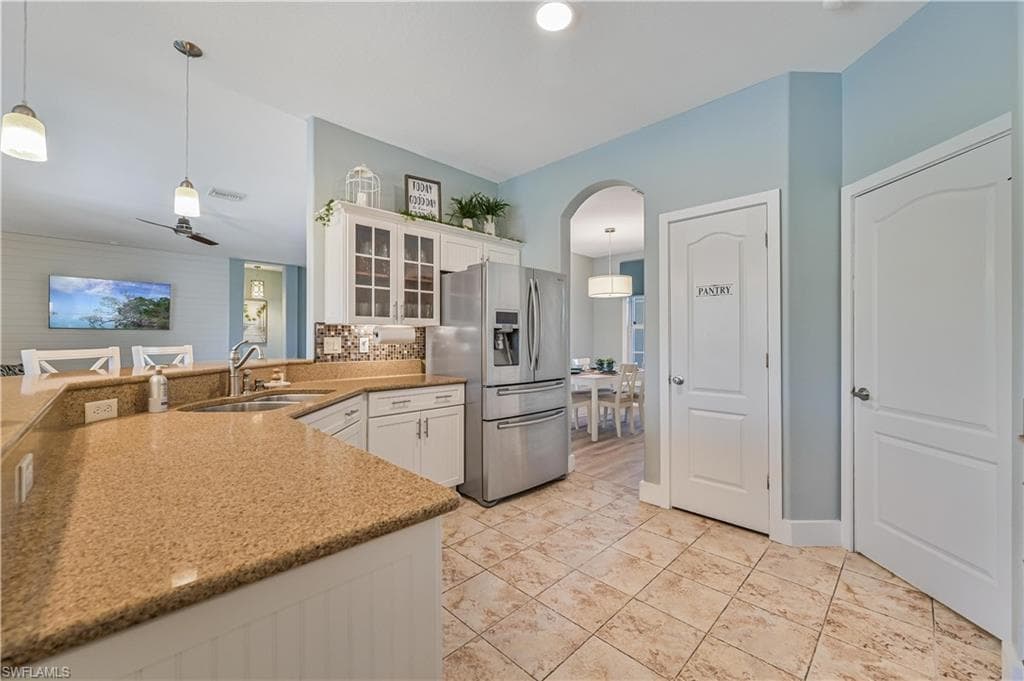 3052 27th Ct, Cape Coral, FL 33914-15
