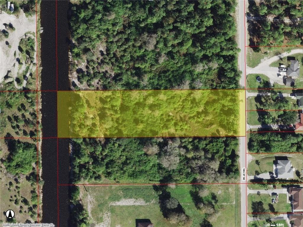 10th St SE, Naples, FL 34117-2