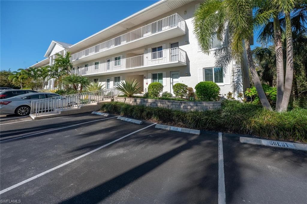 3021 Sandpiper Bay Cir E206, Naples, FL 34112-2