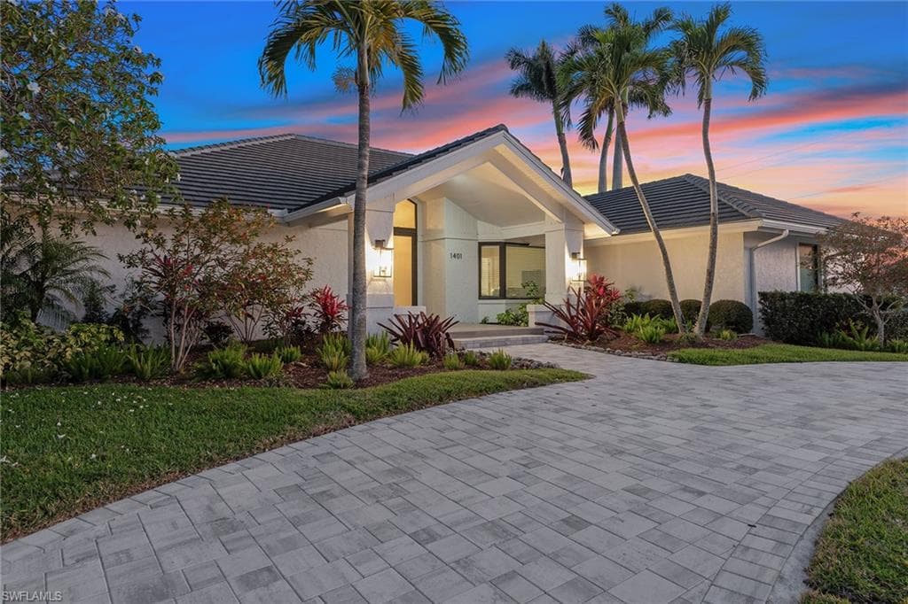 1401 Salvadore Ct, Marco Island, FL 34145-4