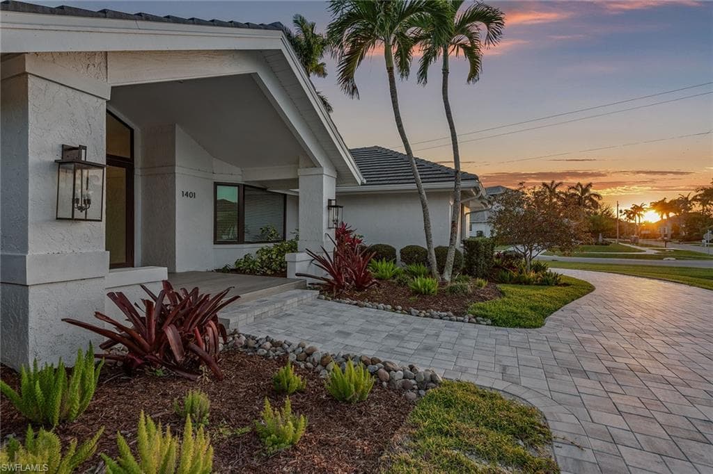 1401 Salvadore Ct, Marco Island, FL 34145-6