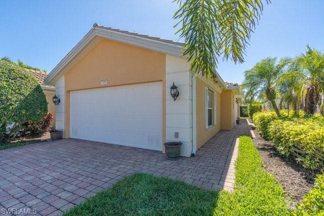7520 Firenze Ln, Naples, FL 34114-3
