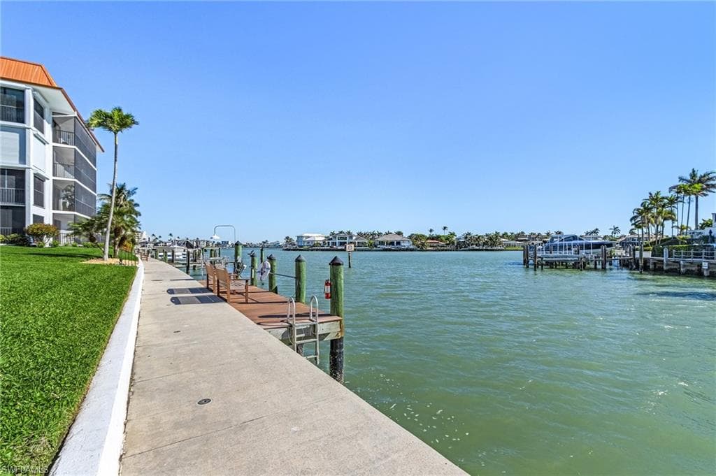 2900 Gulf Shore Blvd N 106, Naples, FL 34103-23