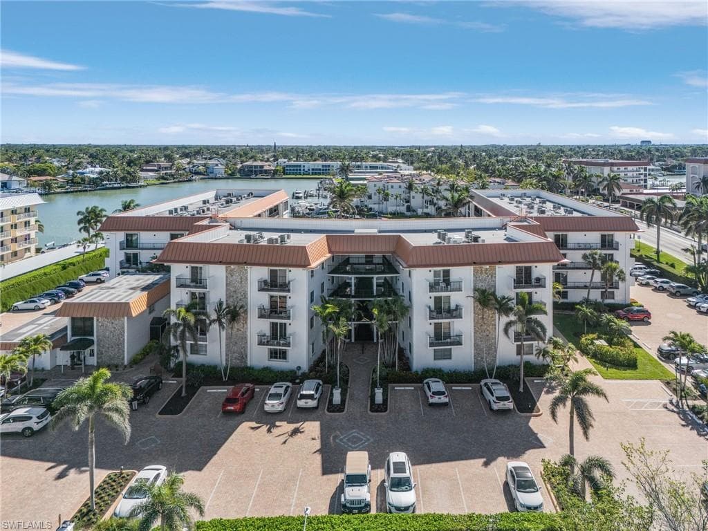 2900 Gulf Shore Blvd N 106, Naples, FL 34103-29